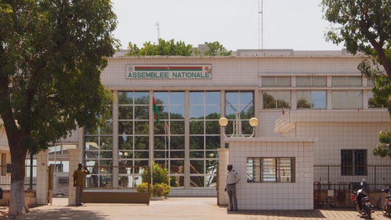 Burkina Faso : un nouveau code pénal criminalise l&rsquo;homosexualité