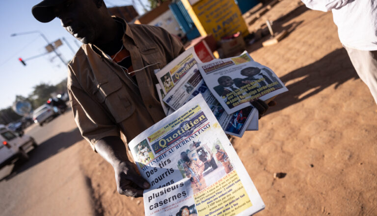 RSF et 29 médias et organisations demandent la fin des atteintes à la liberté de la presse au Mali et au Burkina Faso