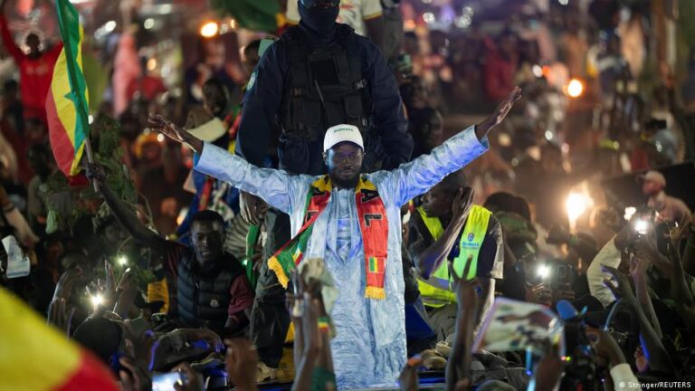 Faye distance pastef stratégie politique sénégalaise