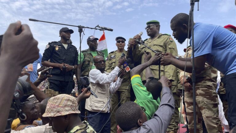 Niger : Les droits humains en chute libre un an après le coup d’État