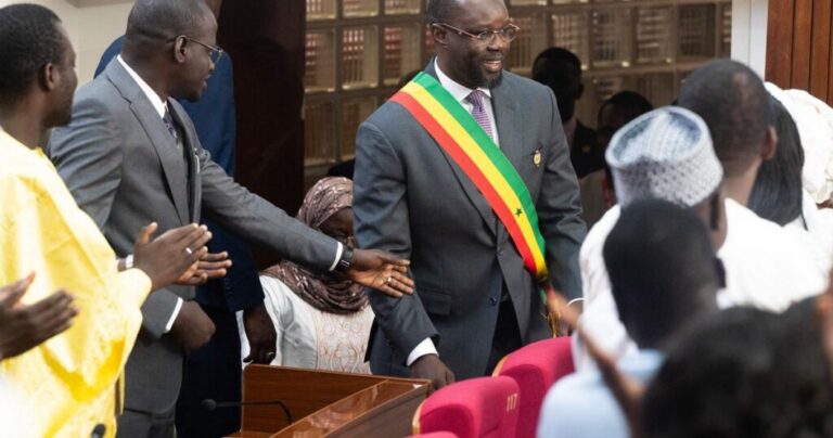 Équilibre institutionnel au Sénégal : le défi d&rsquo;Ousmane Sonko face au pouvoir