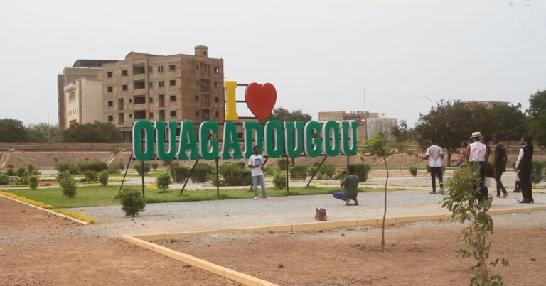Le Burkina Faso verdit ses villes: une bouffée d&rsquo;air frais contre la canicule et la poussière