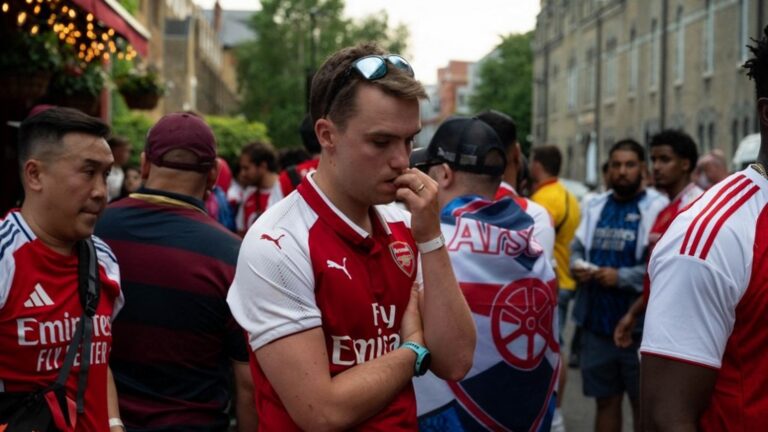 Les supporters d&rsquo;Arsenal entre tristesse et fair-play après le sacre européen du PSG