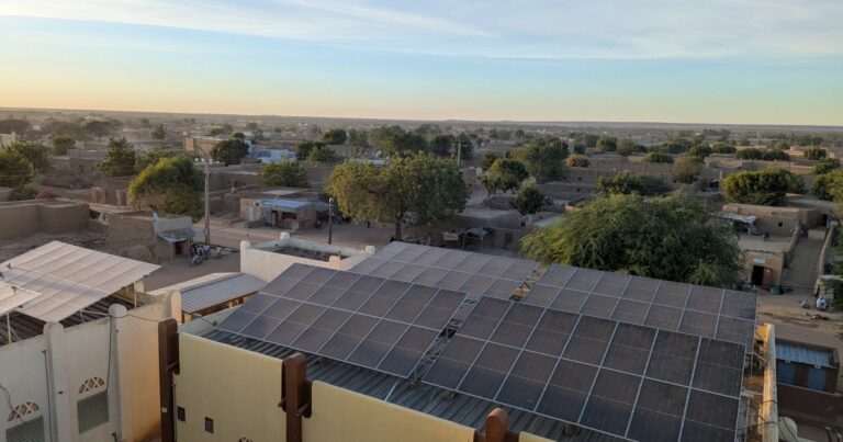 L&rsquo;énergie solaire au service de la santé à Niafounké au Mali