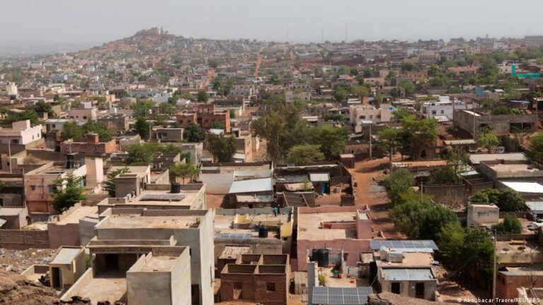 Crise des transports au Mali : blocage routier et voyageurs en détresse