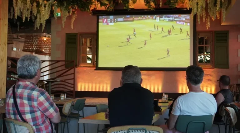 Finale de la Ligue des champions : les bars de Laval pourront finalement sortir les écrans