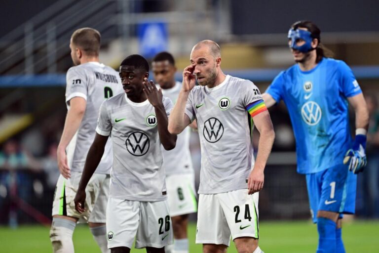 Le VfL Wolfsburg sombre en 2.Bundesliga après un barrage dramatique face à Paderborn