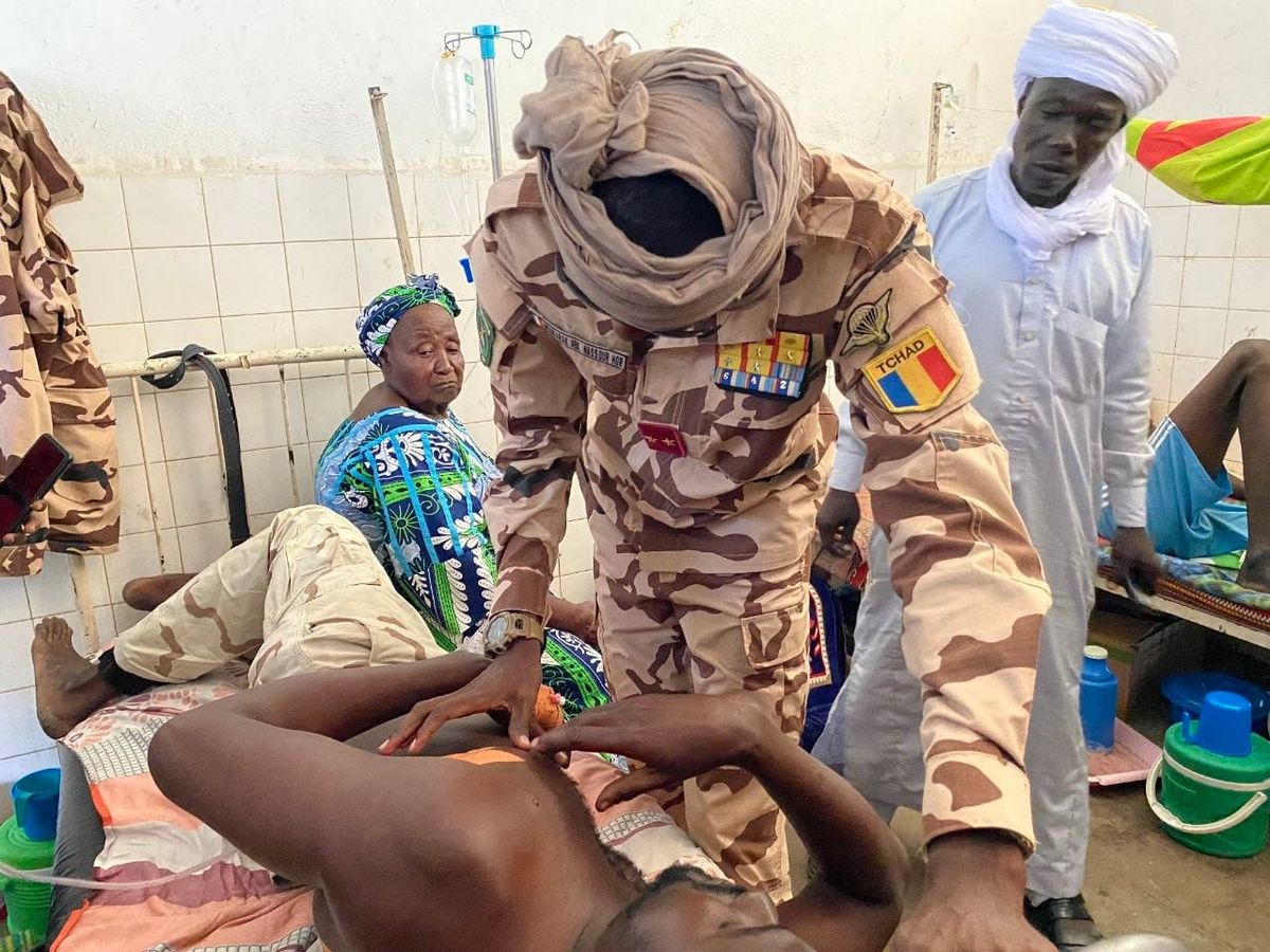 Commandant de la force mixte Tchad-république centrafricaine visite les soldats blessés à Korbol