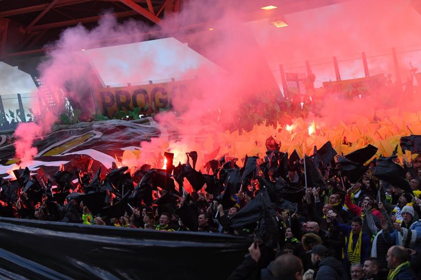 Des supporters de la Tribune Loire, en  2019. (A. Réau/L'Équipe)
