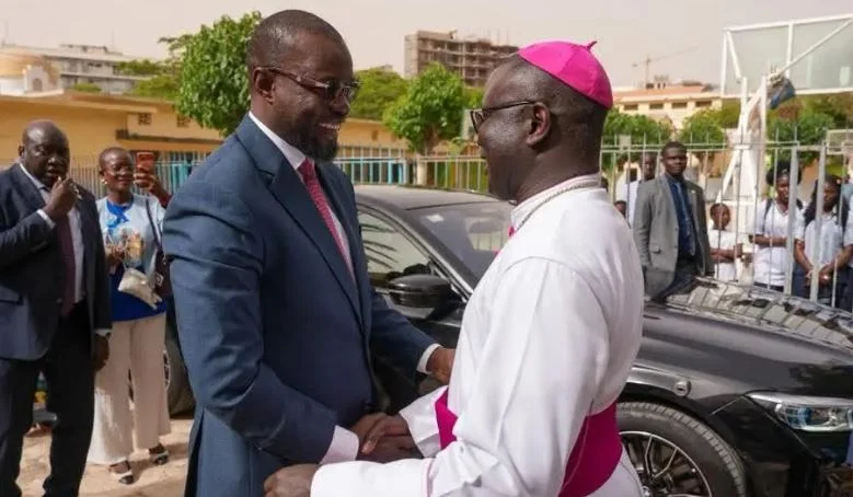 Popenguine : Ousmane Sonko en visite chez Monseigneur André Guéye avant le pèlerinage
