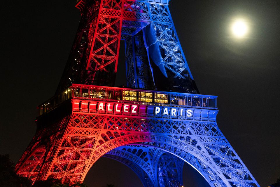 La Tour Eiffel a affiché sa préférence vendredi soir...