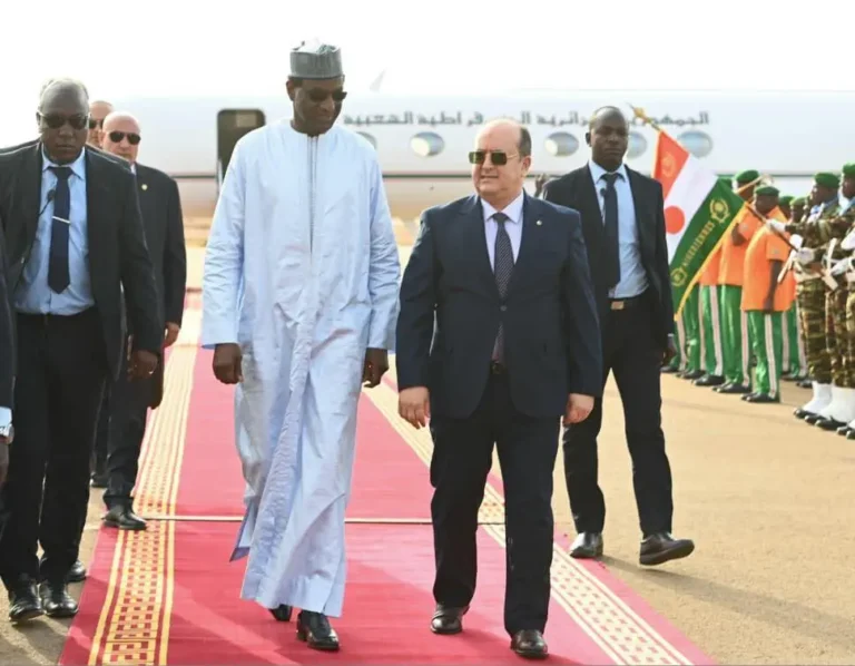 Visite officielle du Premier ministre algérien au Niger pour renforcer la coopération bilatérale
