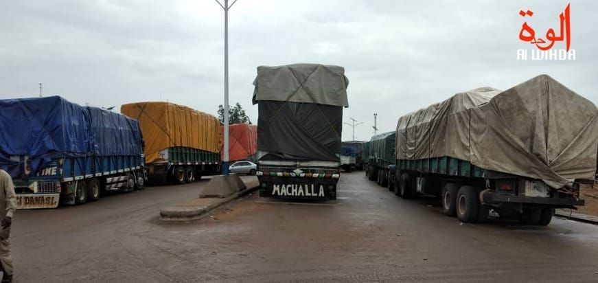 Deux avions cargo symbolisant les échanges commerciaux du Tchad avec la Chine et les Émirats