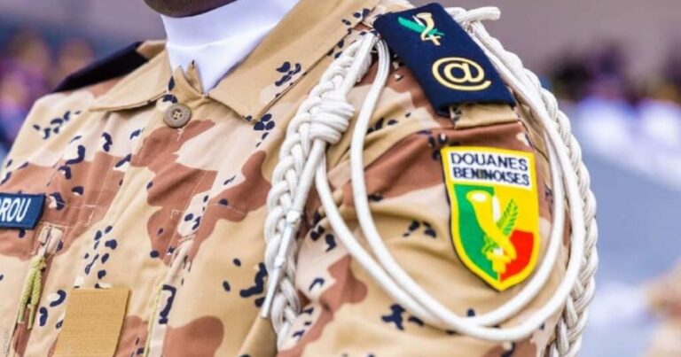 Saisie historique de téléphones de contrebande au Bénin : plus de 5 500 appareils interceptés