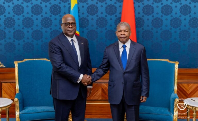 Félix Tshisekedi en Angola pour un sommet crucial sur la paix en Afrique