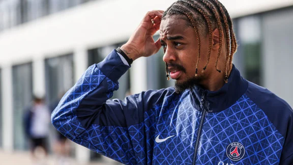 Bradley Barcola, joueur du PSG, en action sur le terrain