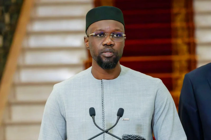 Portrait d'Ousmane Sonko lors de son hommage à Serigne Abdou Bakhi Mbacké