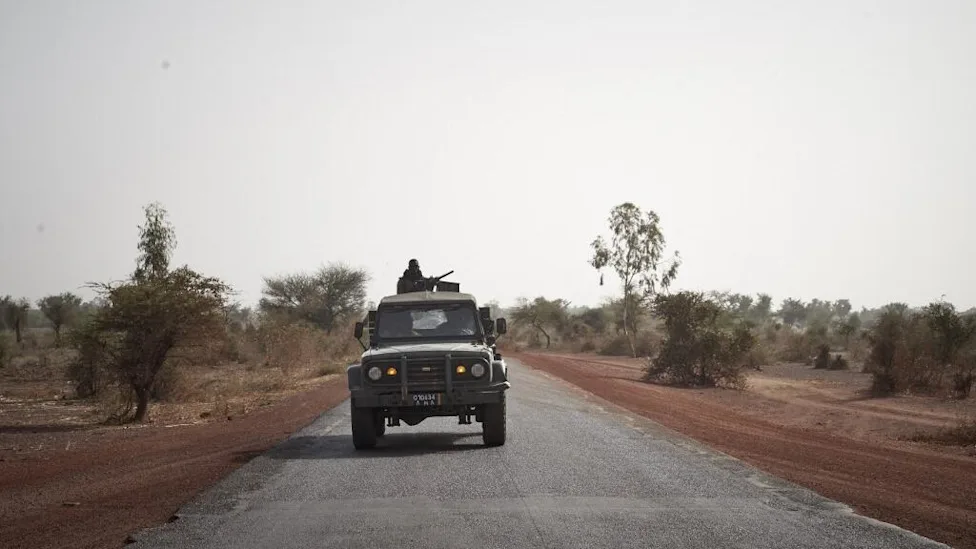 Mali : les jihadistes du Jnim forcent la fuite des habitants de Kouakourou après une offensive militaire