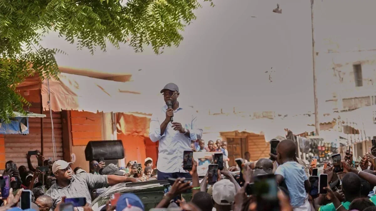 Ousmane Sonko s'exprime devant des militants de Pastef à Bargny