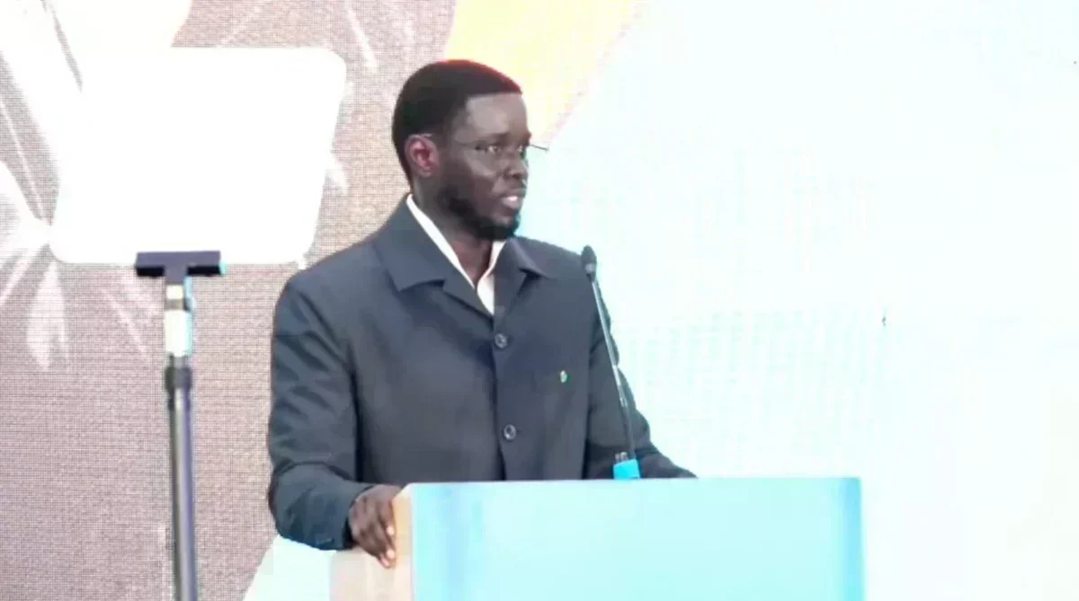 Le président Bassirou Diomaye Faye s'exprime lors d'un discours