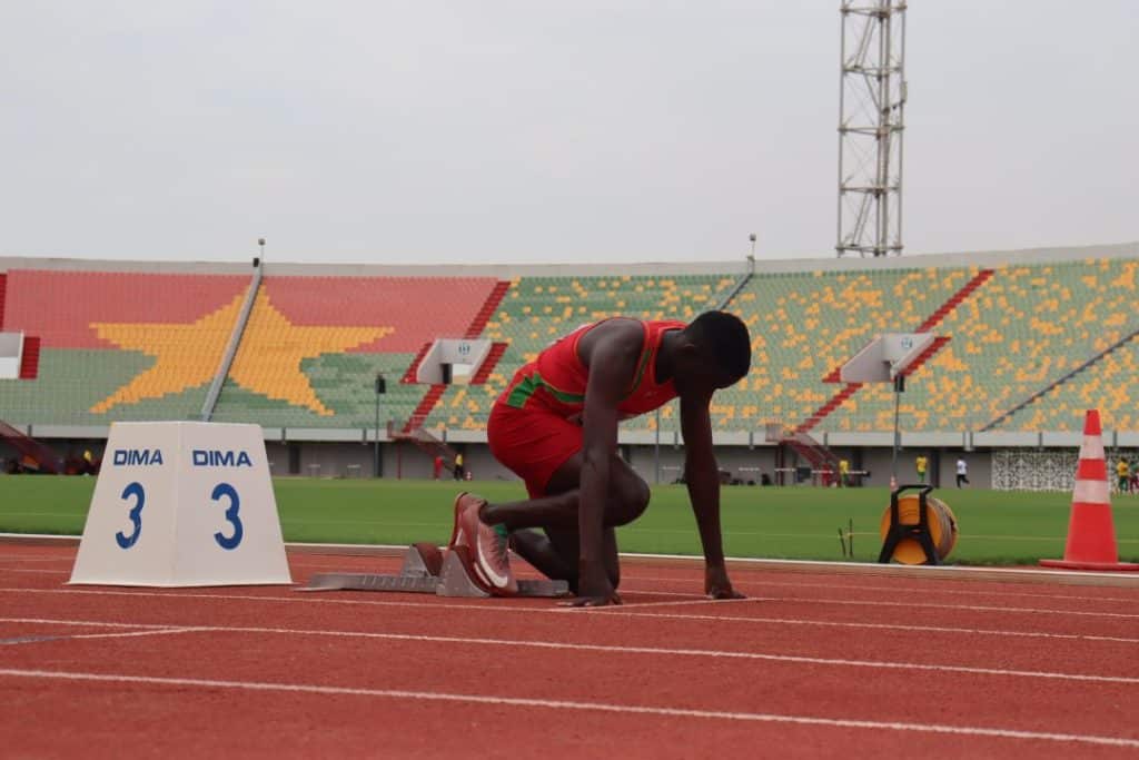 Athlètes burkinabè célébrant leurs victoires aux Championnats U18 et U20 des Cinq Nations