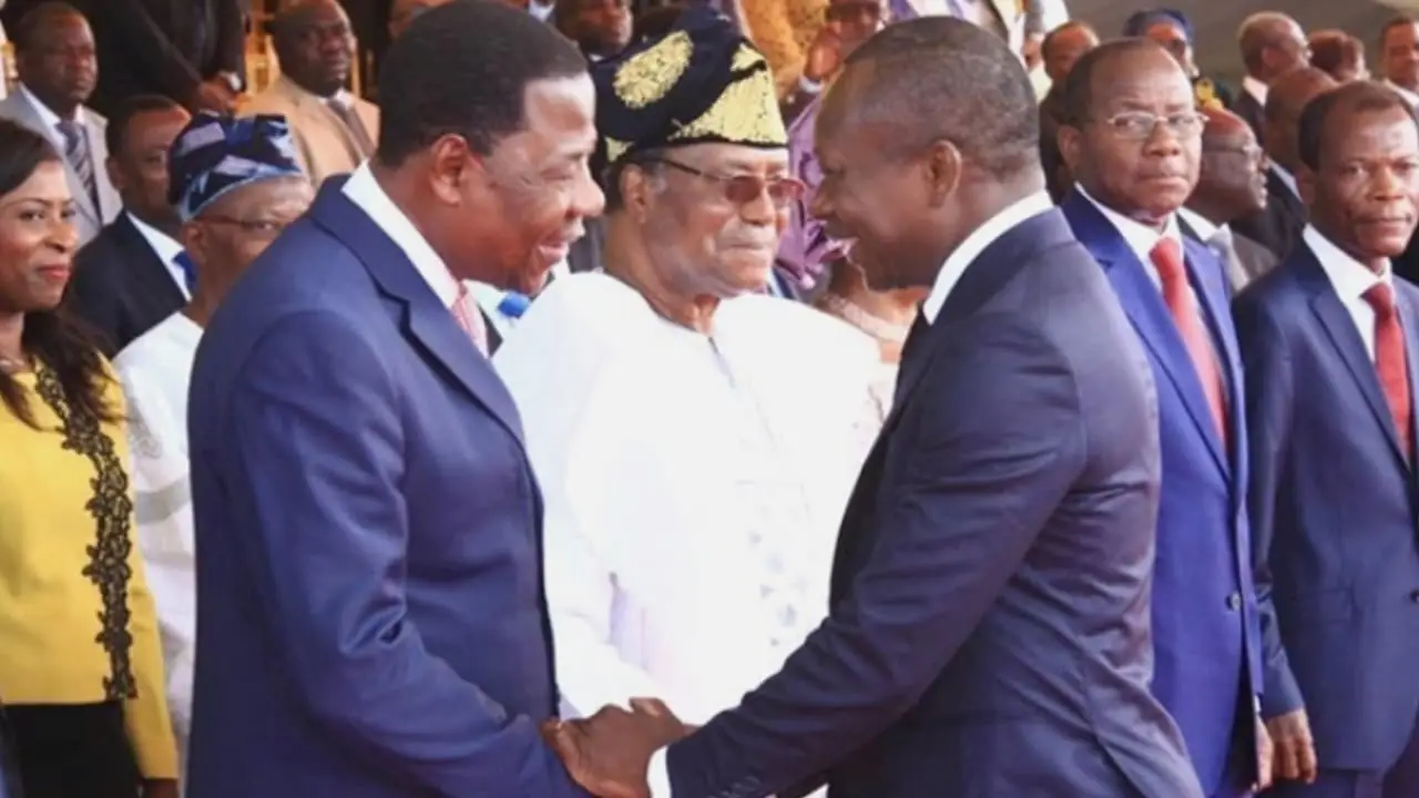 Les présidents Nicéphore Soglo (en arrière-plan, en blanc), Boni Yayi (à gauche) et Patrice Talon (à droite)