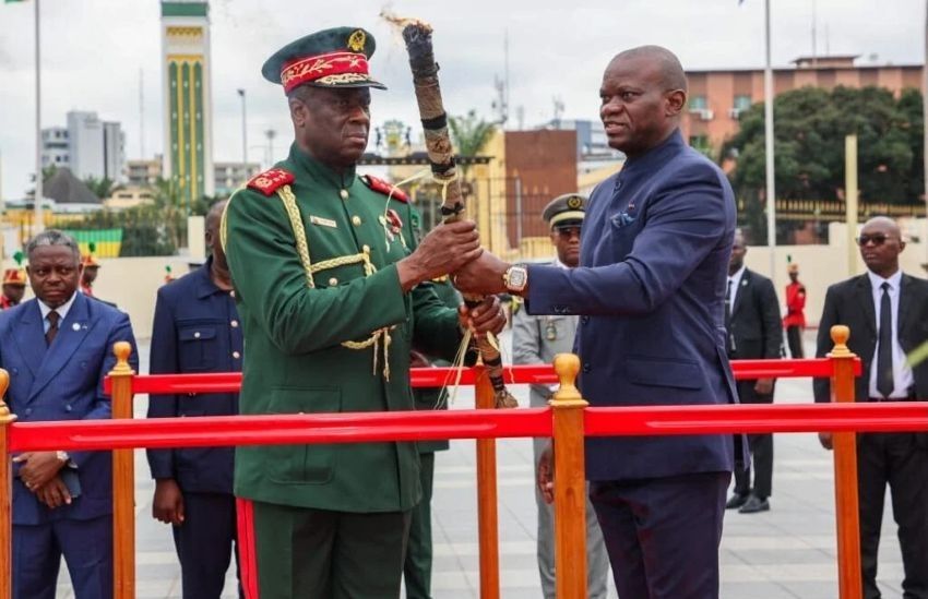 Le Général Brice Clotaire Oligui Nguema et le Président de la Transition bissau-guinéen lors des cérémonies du 66ᵉ anniversaire de l’indépendance gabonaise
