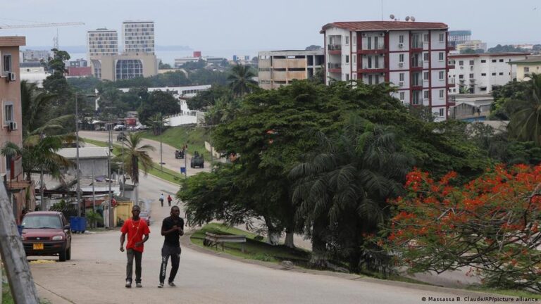 Dix ans après l&rsquo;assaut du quartier général de Jean Ping au Gabon, la quête de justice reste intacte