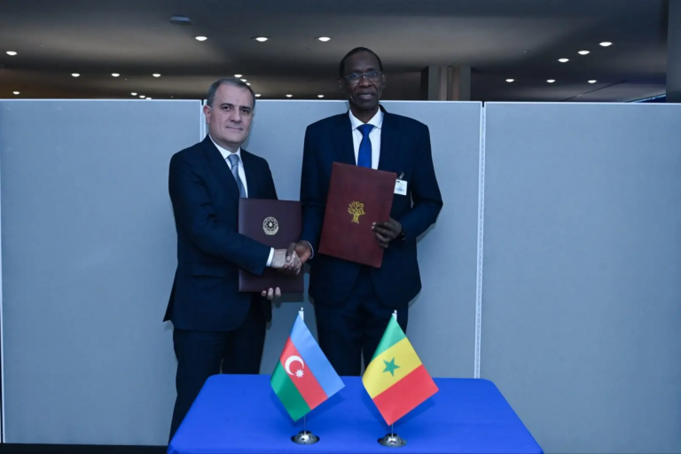 Le Sénégal enclenche un tournant diplomatique en scellant un mémorandum avec l&rsquo;Azerbaïdjan