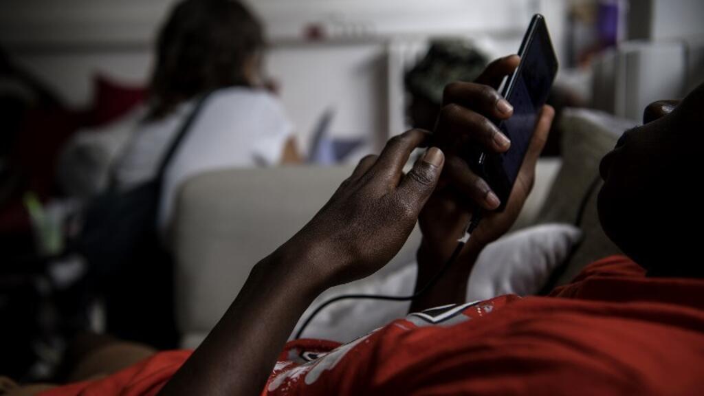 Les douanes camerounaises optimisent désormais la collecte des droits sur les téléphones importés