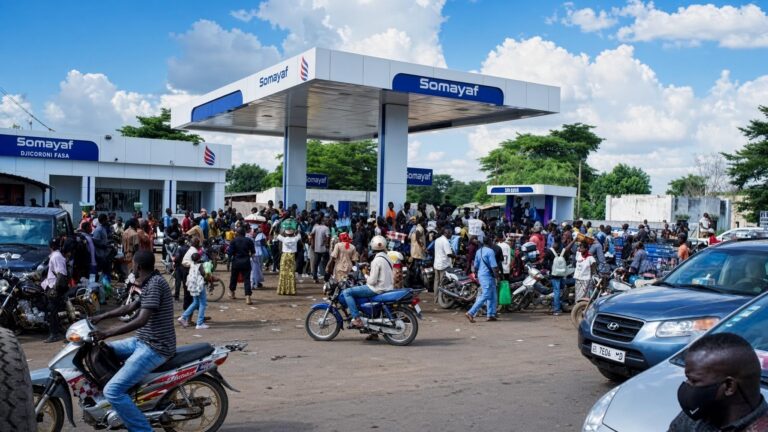 Niger : les restrictions nocturnes sur le carburant révèlent un tournant stratégique risqué
