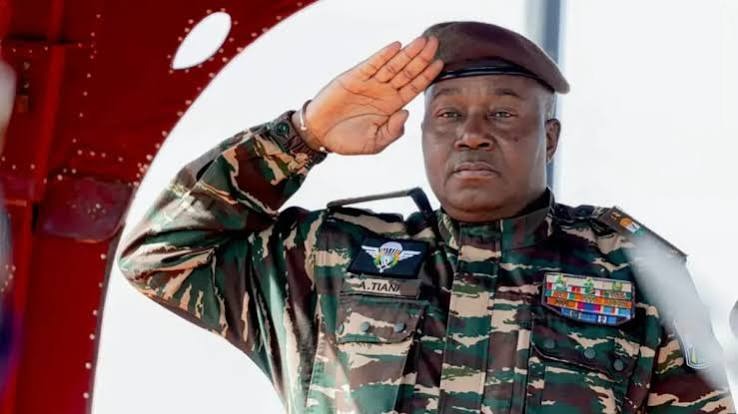 Niger : l&rsquo;urgence sécuritaire justifie-t-elle un dérapage sans précédent des dépenses militaires ?